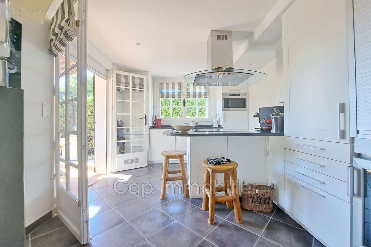 Maison 120 m² à Agde  - photo 8