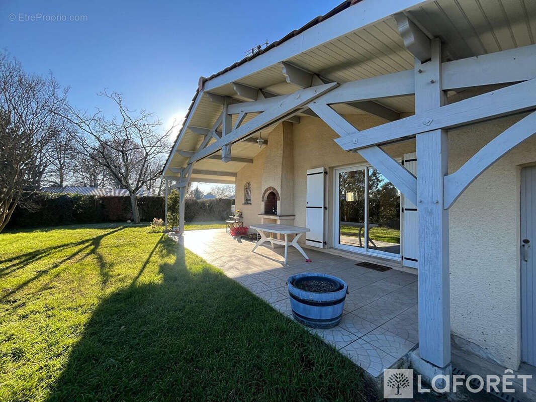 Maison Ambares Et Lagrave - 108m² -  3 chambres + garage - photo 14
