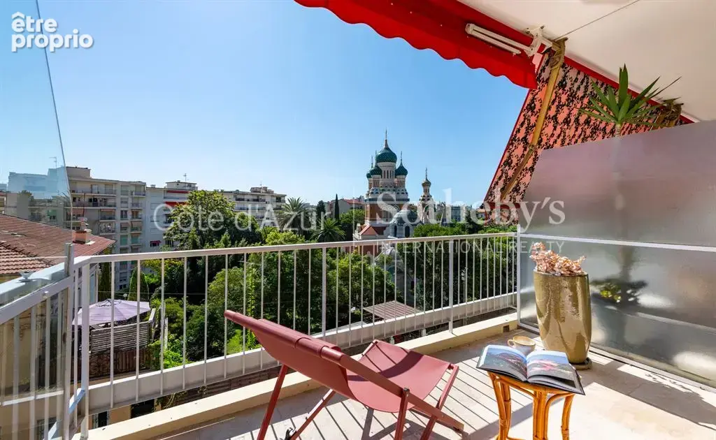 Nice Parc Impérial - Exclusivité : 3 pièces rénové avec terrasse et vue sur la cathédrale orthodoxe - photo 4