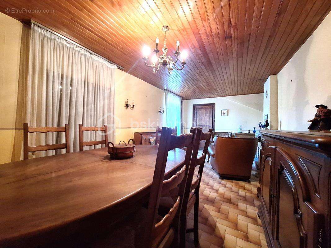 Maison de village - fort potentiel - 88 m2 - 3 chambres - cellier - grenier amenageable - terrasse - photo 5