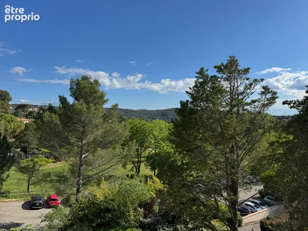 Aix-en-Provence, secteur La Torse- Appartement Duplex T4 de 110 m2 avec vue sur parc   Ascenseur - photo 9