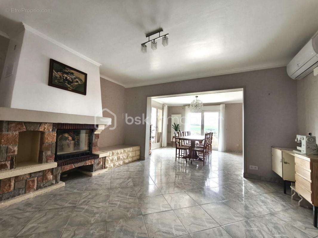 Maison à MONTMIRAIL