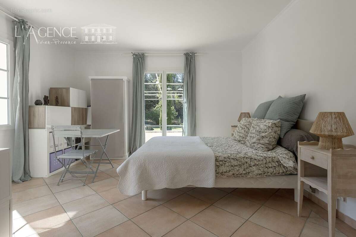 Maison à PEYROLLES-EN-PROVENCE