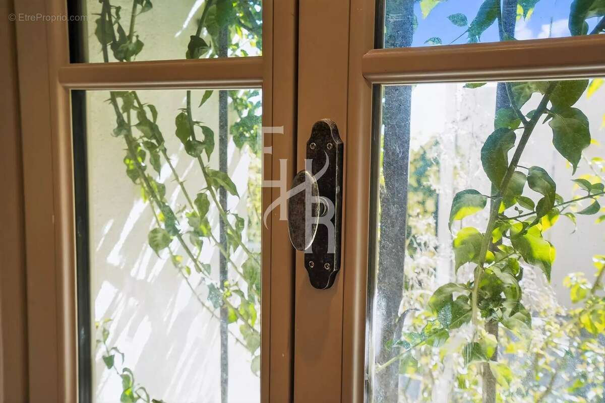 Appartement à MOUGINS