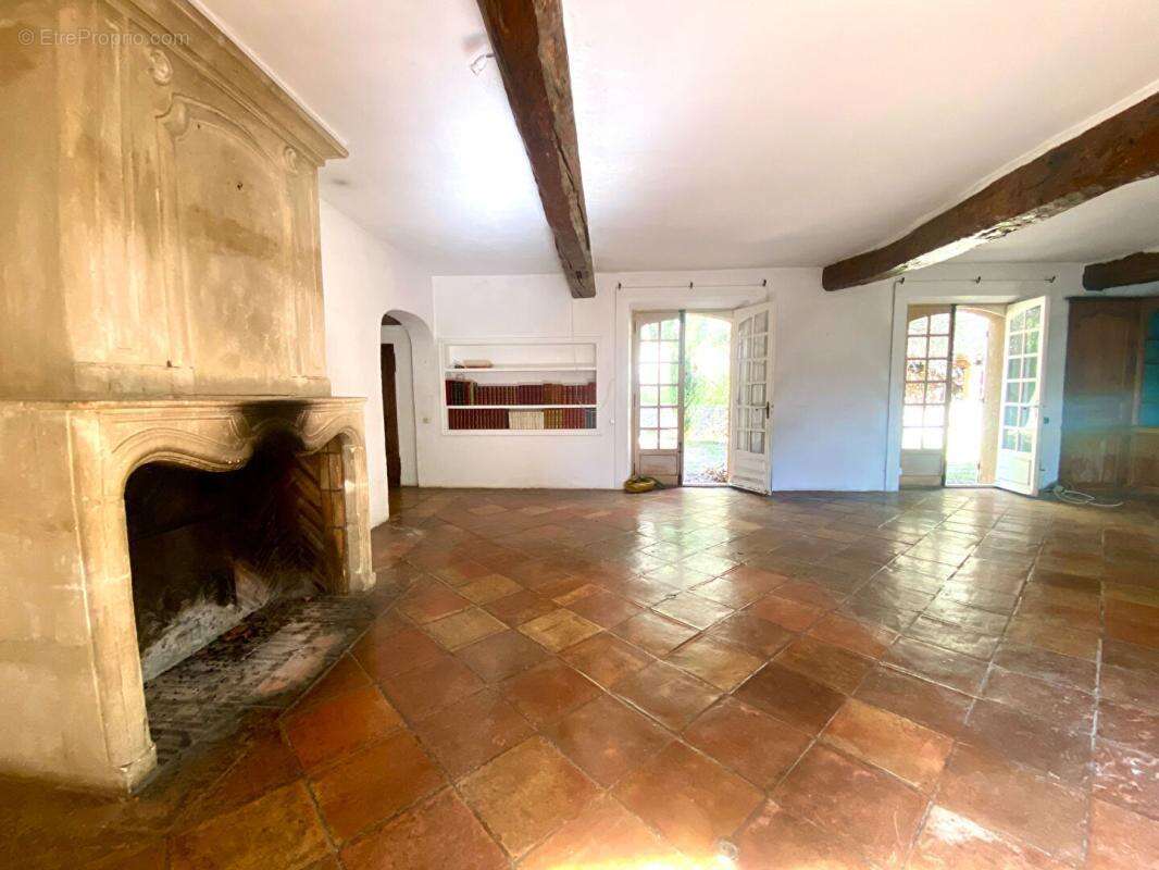 Maison Le Revest Les Eaux 10 pièce(s) 399 m2 - photo 12