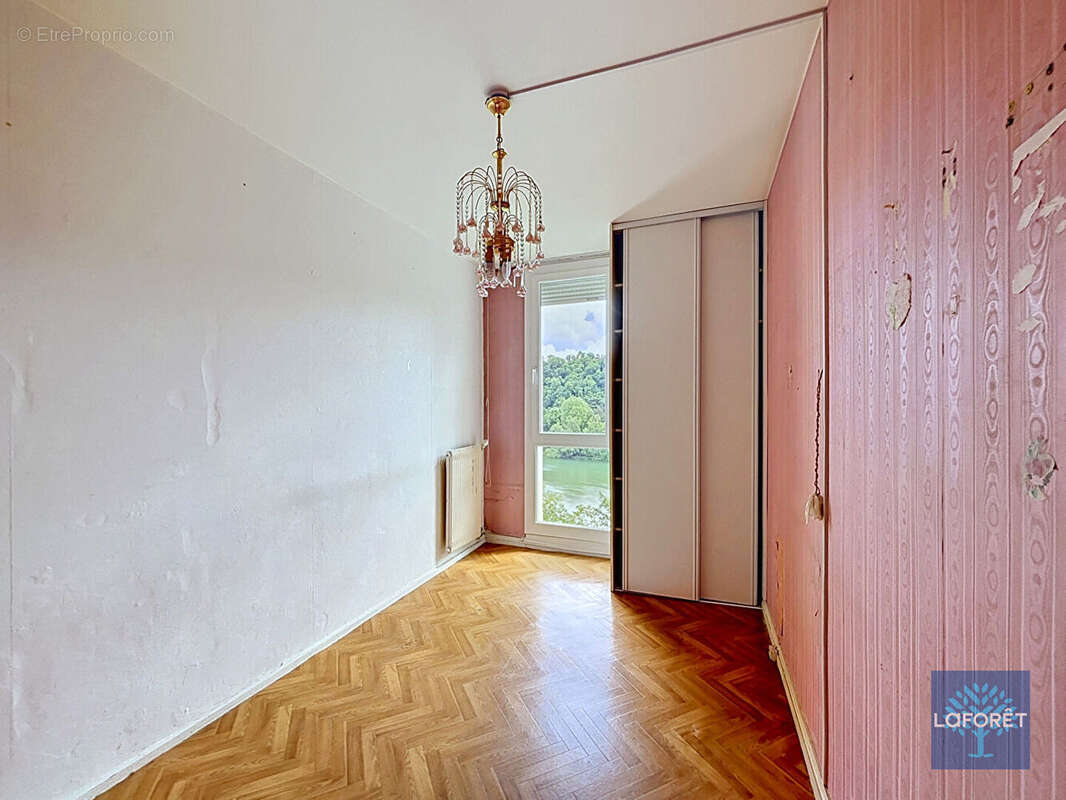 Appartement à COLLONGES-AU-MONT-D'OR