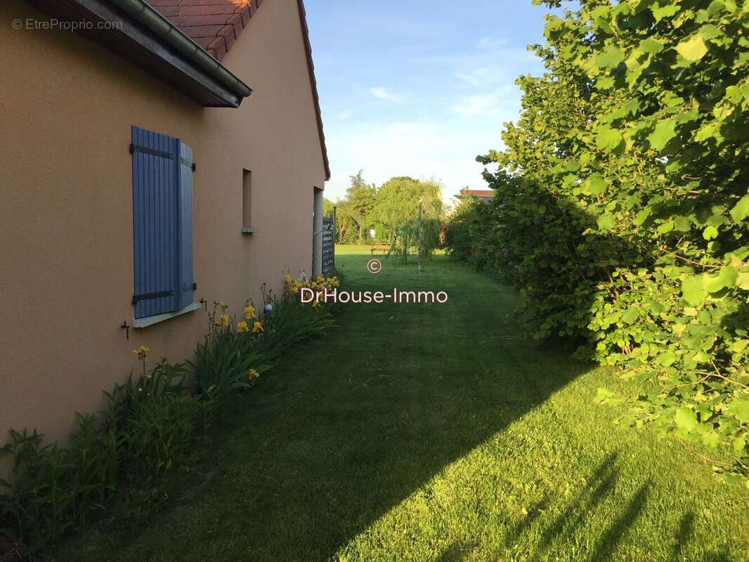 Maison 155 m² à Saint-Doulchard  - photo 8