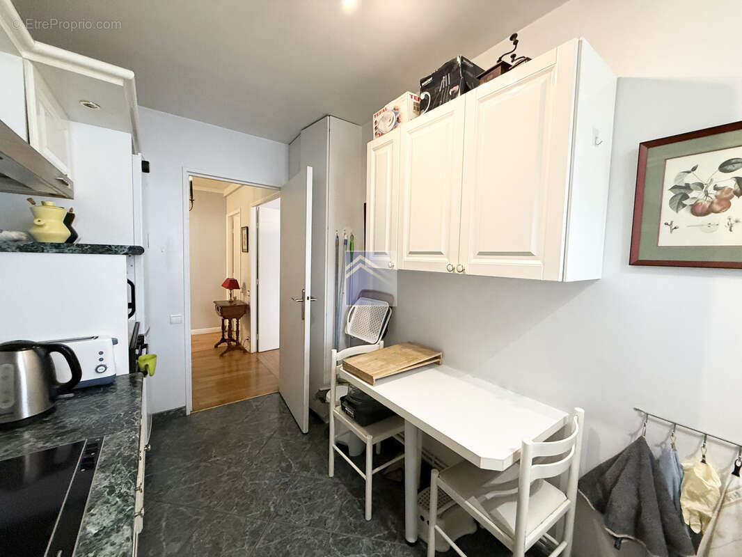 Appartement à COURBEVOIE