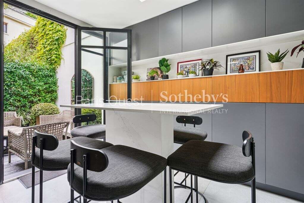 Maison à NEUILLY-SUR-SEINE
