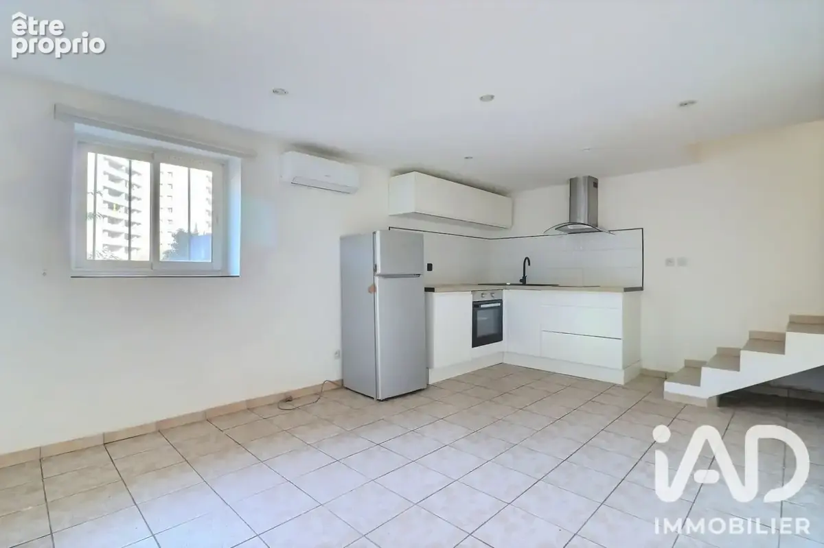 Photo 1 - Appartement à MARSEILLE-4E