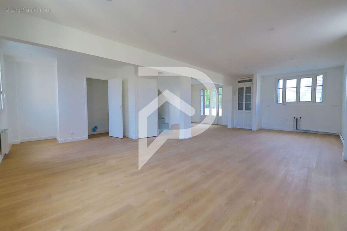 Maison à CARRIERES-SUR-SEINE