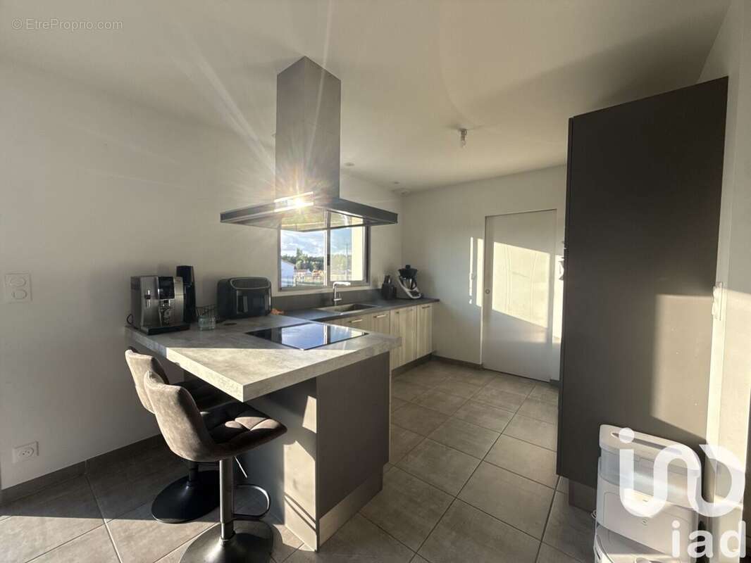 Photo 2 - Maison à OUZILLY