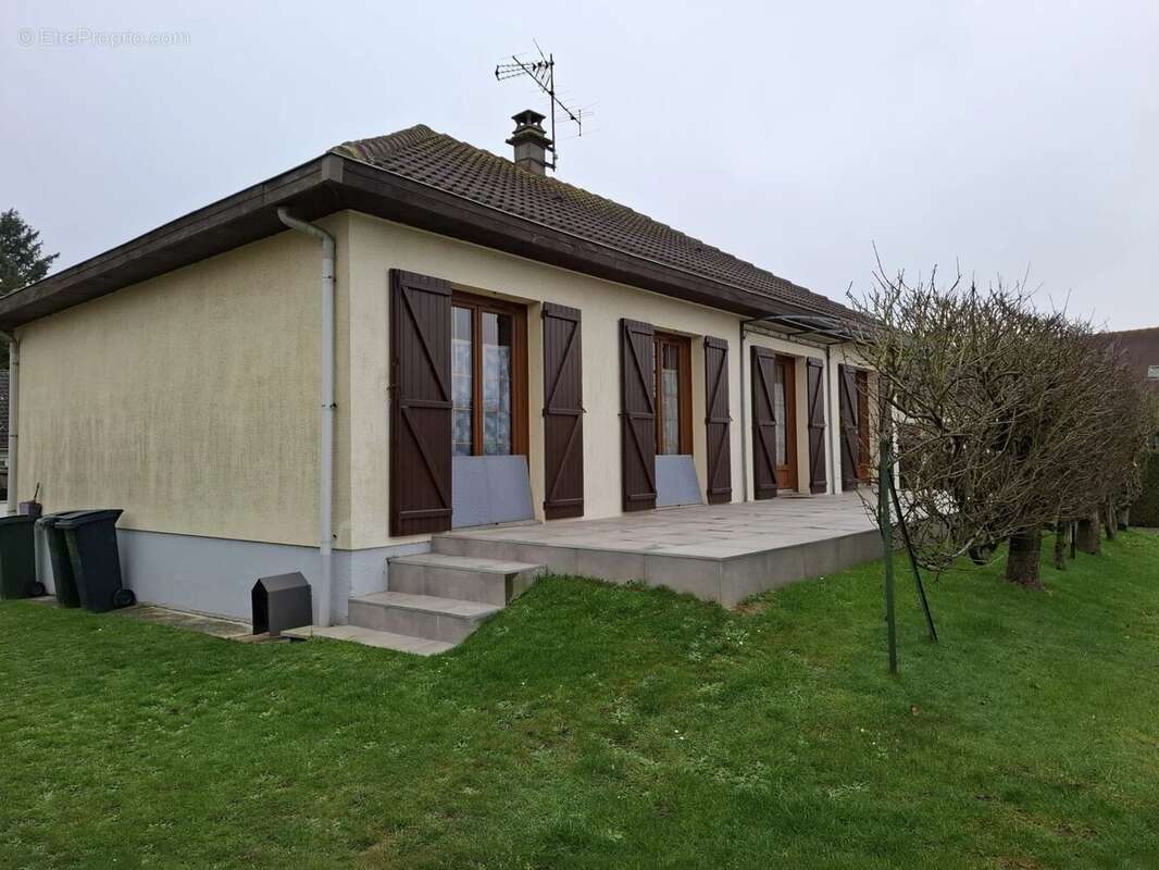 Maison à FEUQUIERES