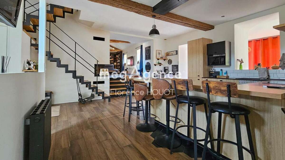 Maison de caractère en pierre rénovée - photo 5