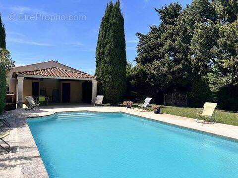 Maison à FONTVIEILLE