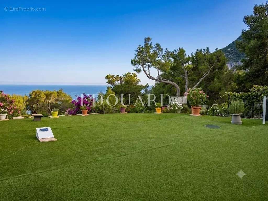 Appartement à ROQUEBRUNE-CAP-MARTIN
