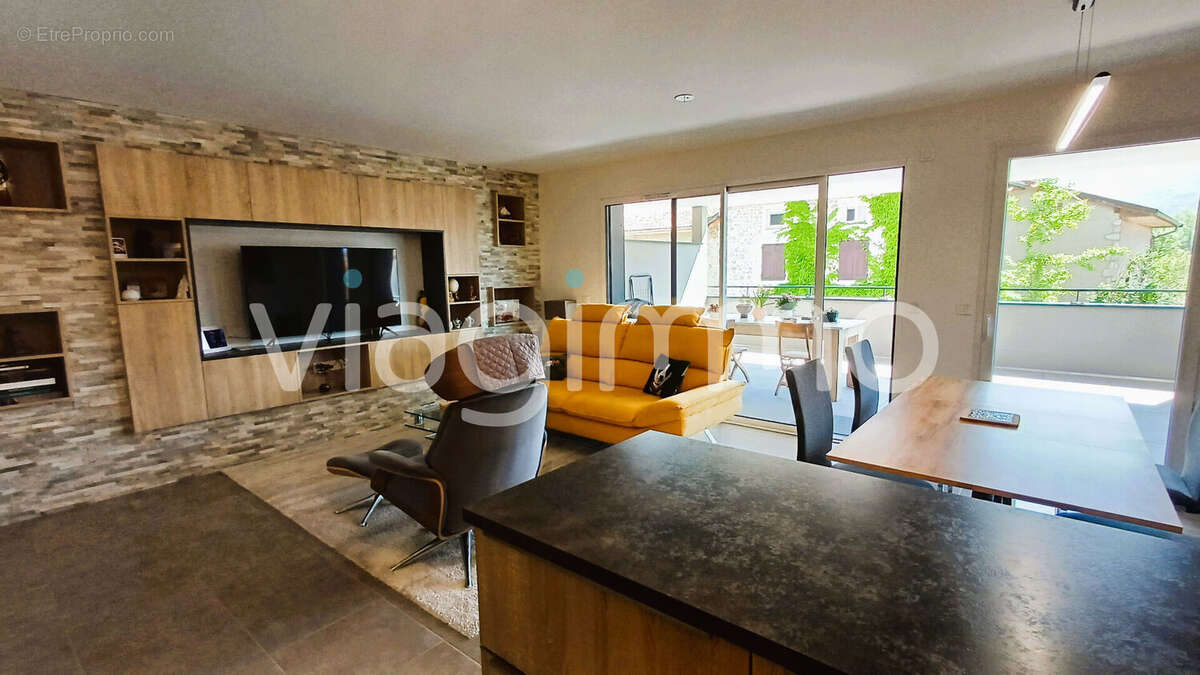 Appartement à LA TERRASSE