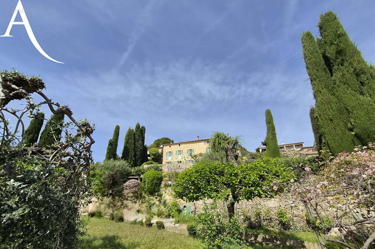 Maison à MOUGINS