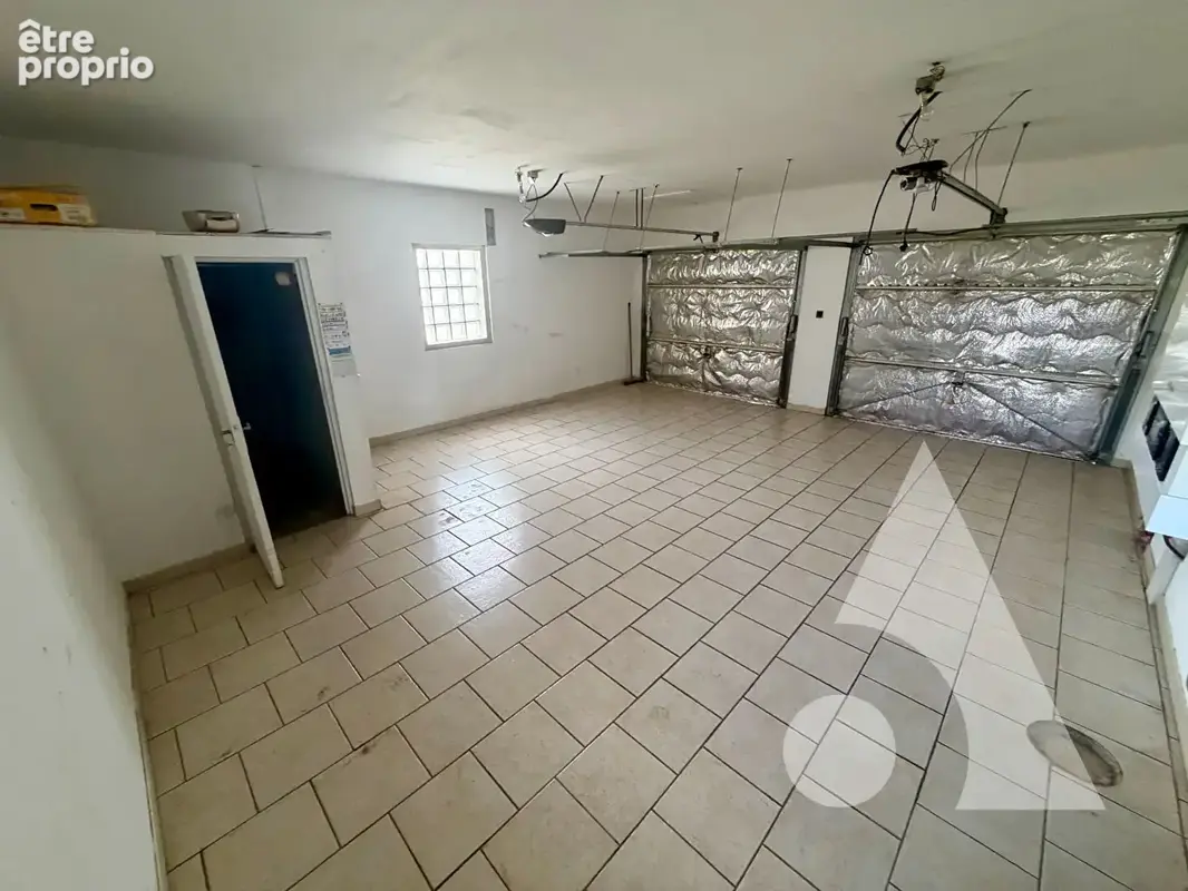 Maison de plain-pied à Saint Julien Les Villas 5 pièces116 m2 - photo 8