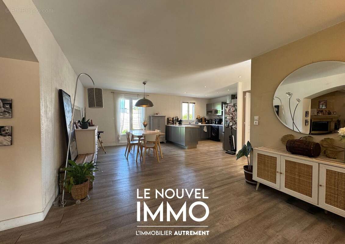 Maison à SAINT-VICTORET