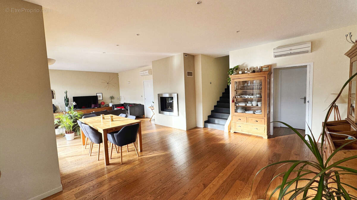 Maison à SAINT-CYR-SUR-LE-RHONE