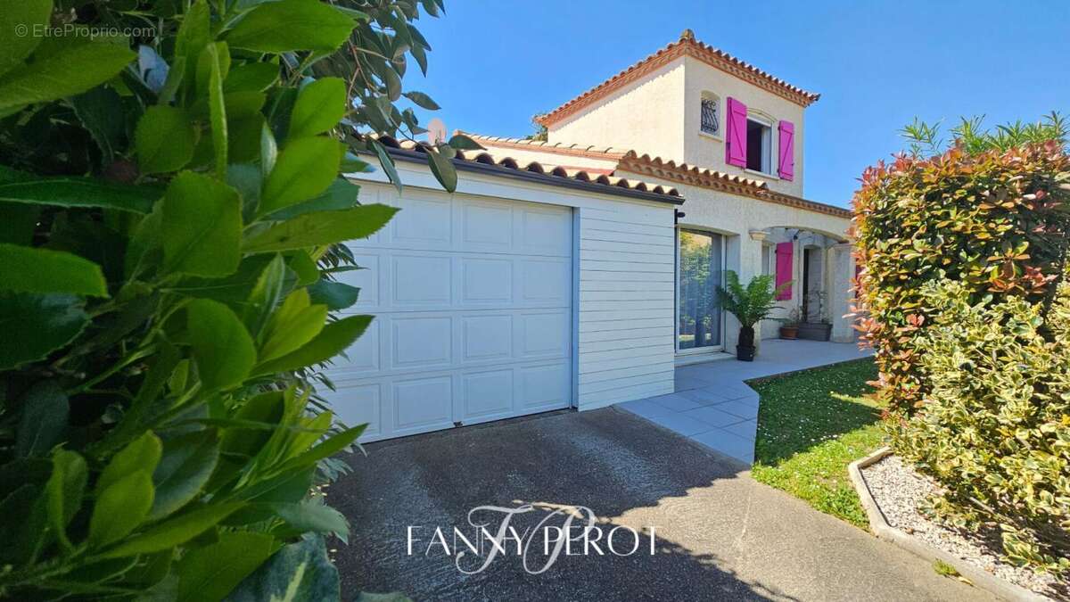 A Saint-Cyprien, maison 4 faces de 120m² sur une parcelle de 838m² avec piscine et garage - photo 4