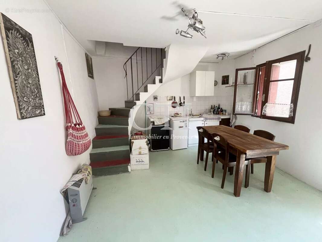 EXCLUSIVITE - Maison de village / Petit Pied à terre proche Vaison-La-Romaine - photo 2