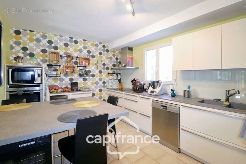 Maison à SAINT-CYR-SUR-MER