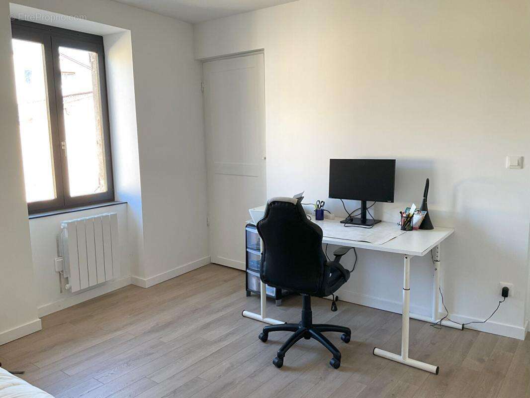 Appartement à LENTILLY