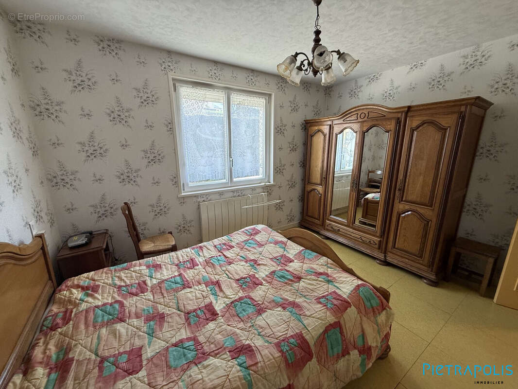 Maison 95 m² à Saint-Jean-La-Bussiere  - photo 6
