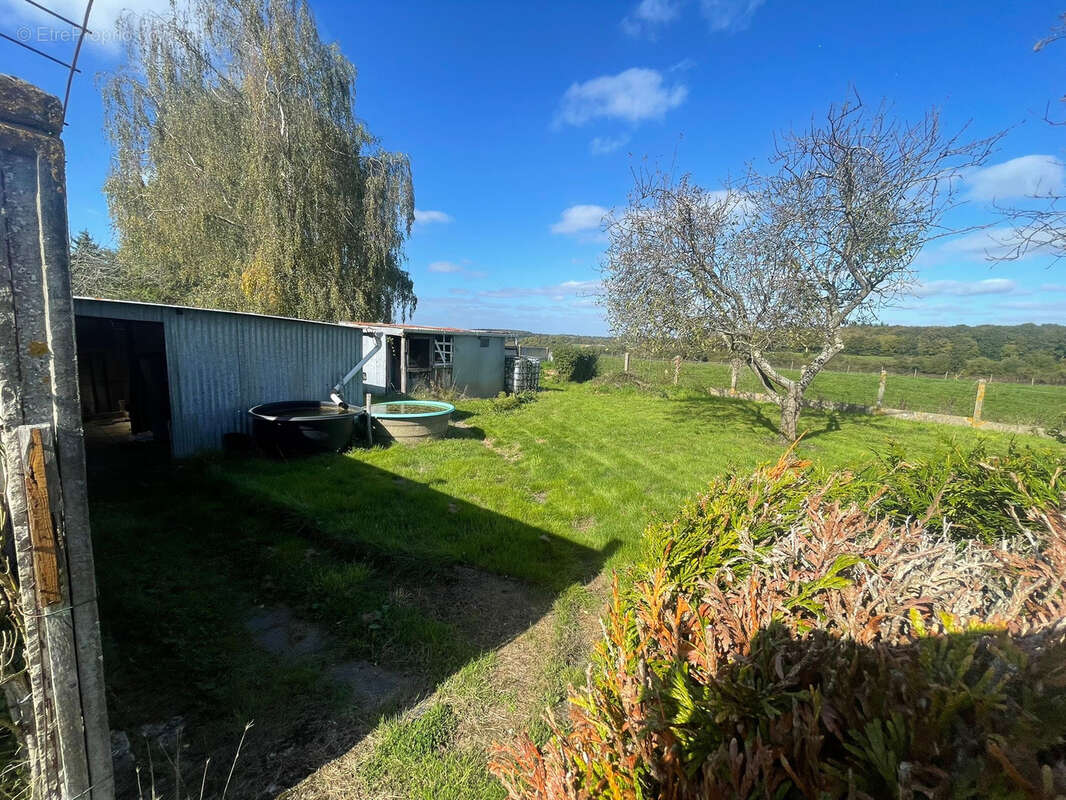 Maison à NOYANT-LA-GRAVOYERE