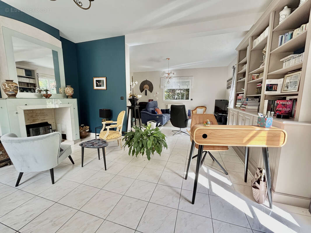 Maison à SAINT-CYR-SUR-LOIRE