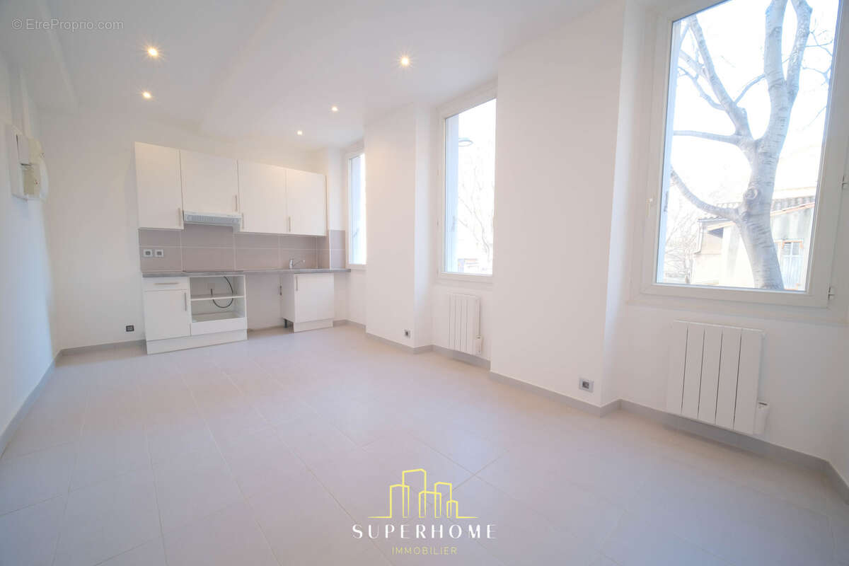 Appartement à MARSEILLE-4E