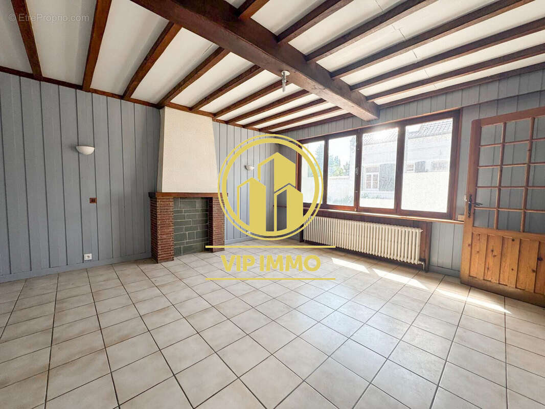 Maison à LA NEUVILLE