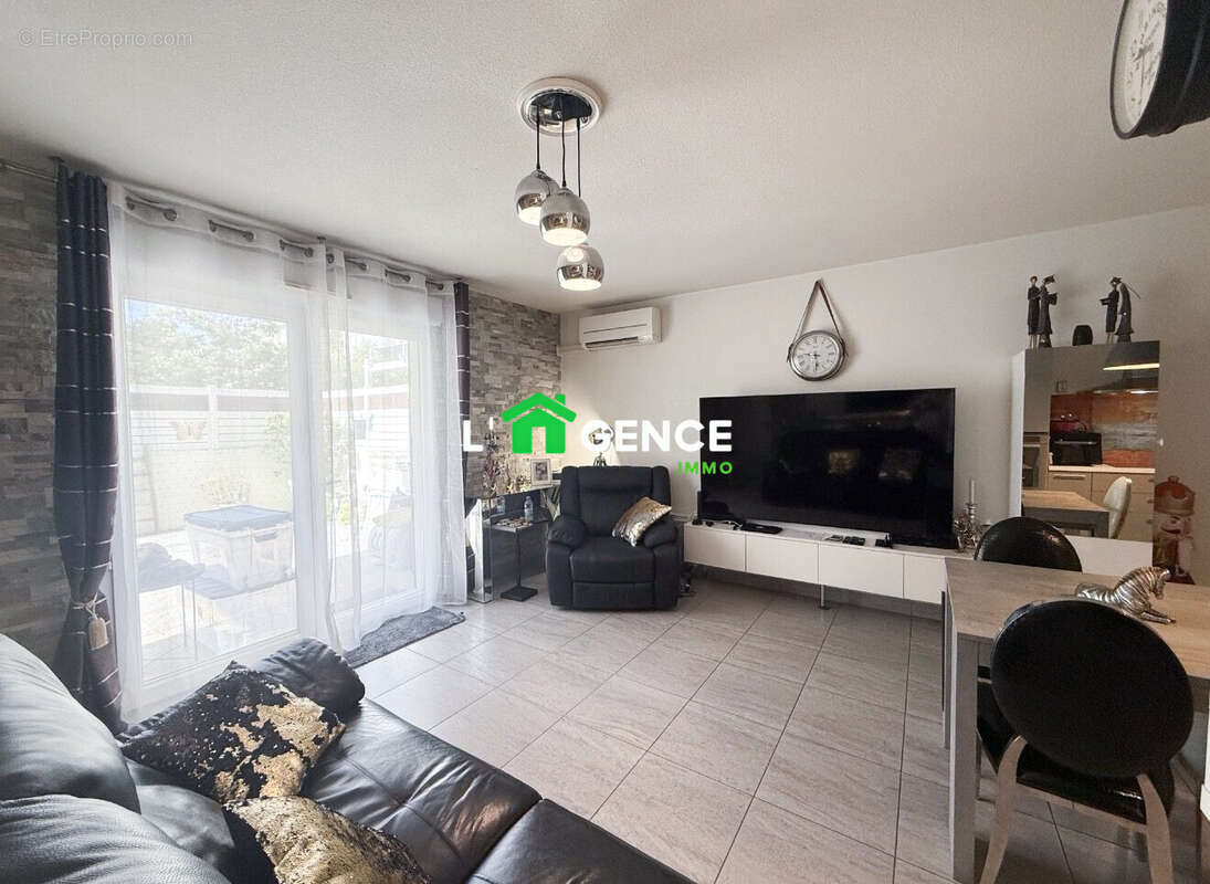 Appartement 74 m² à Istres  - photo 9