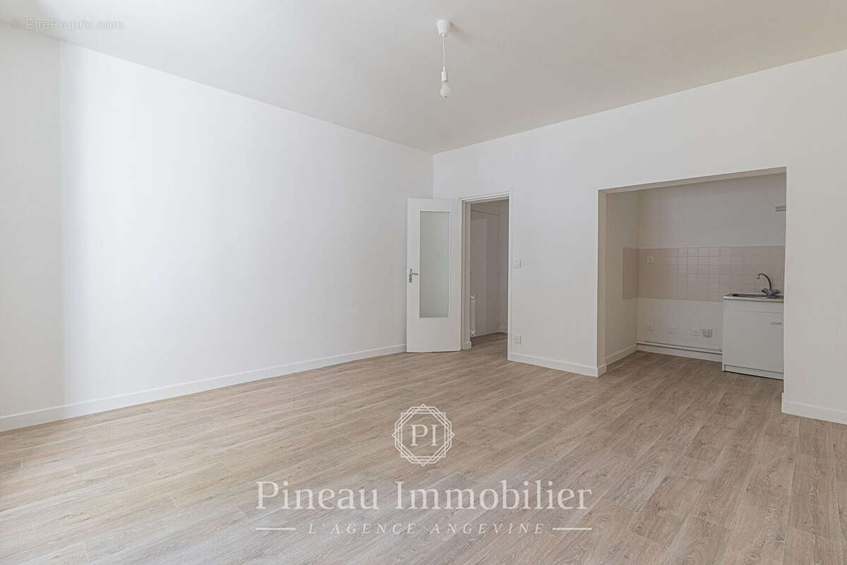 Appartement T2 Angers - Centre-ville / Château - Rez-de-chaussée - Idéal 1er achat ou investissement - photo 3