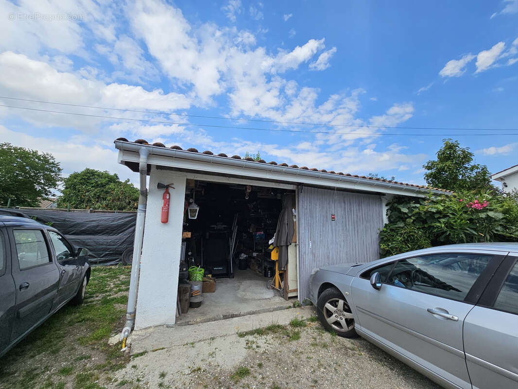 Maison à PAREMPUYRE