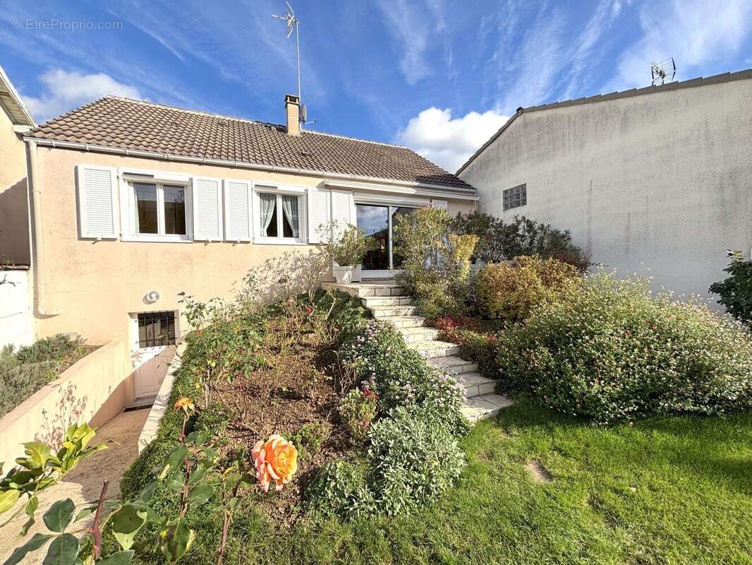 Maison à CORBEIL-ESSONNES