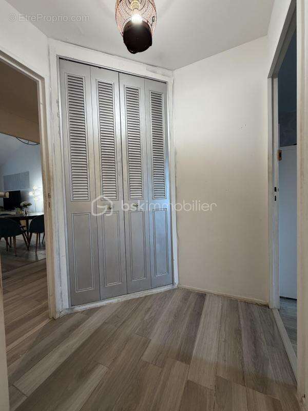 Appartement à COURCOURONNES