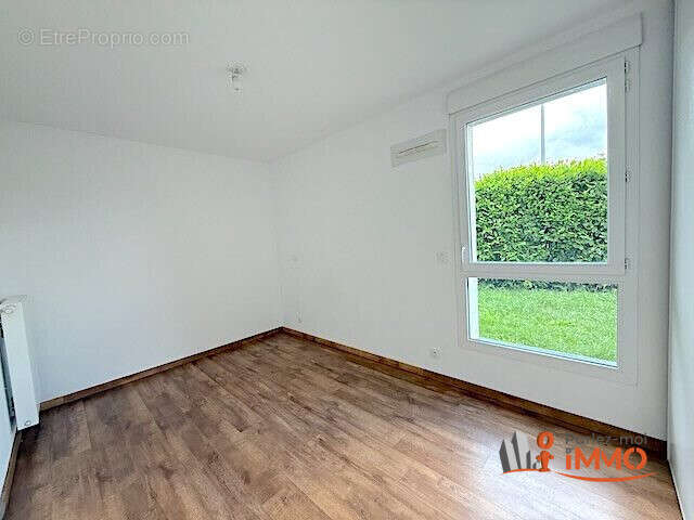 Appartement à SAINT-PRIEST-EN-JAREZ