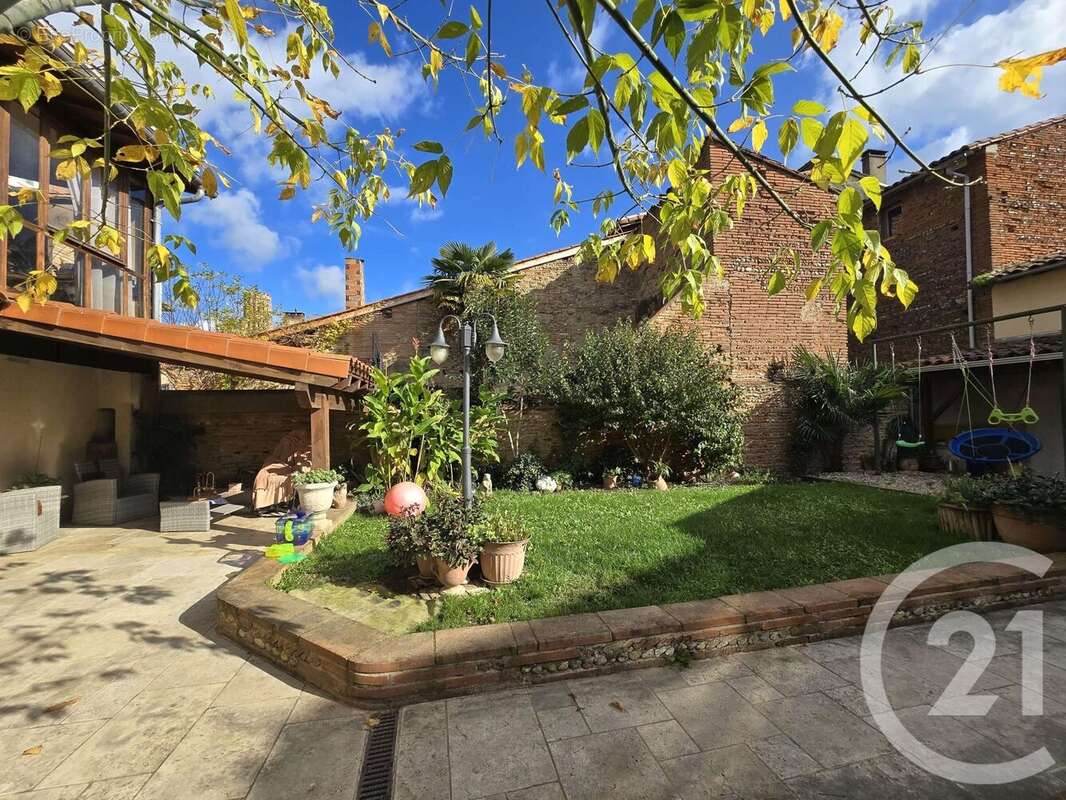 Maison à MONTESQUIEU-VOLVESTRE