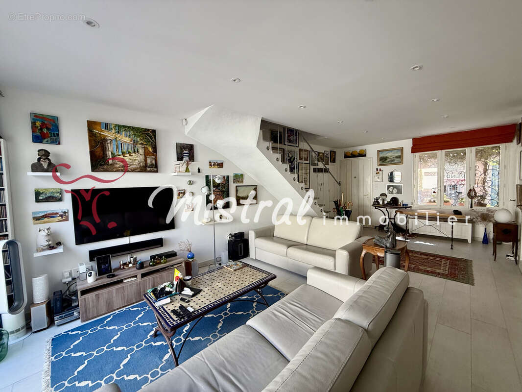 Vente maison de village aigues mortes intra muros - photo 3