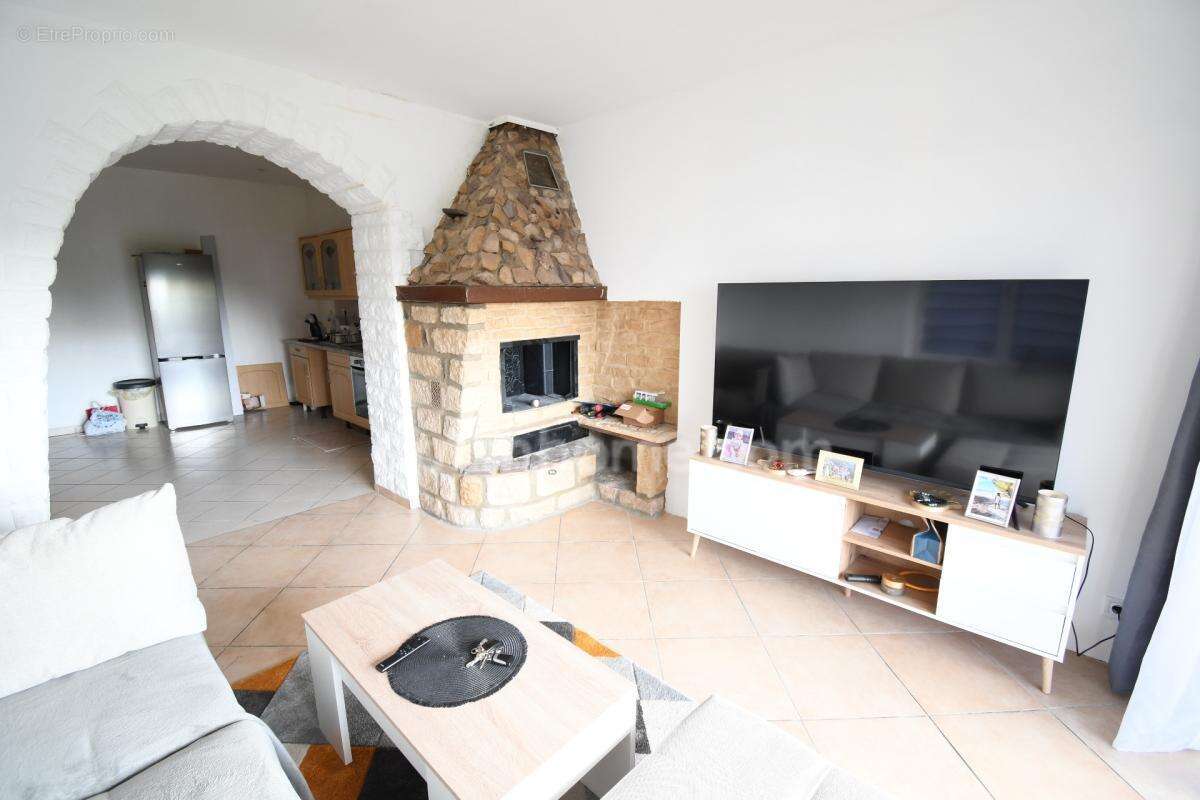 Immeuble complet - 3 appartements - places parking - photo 8