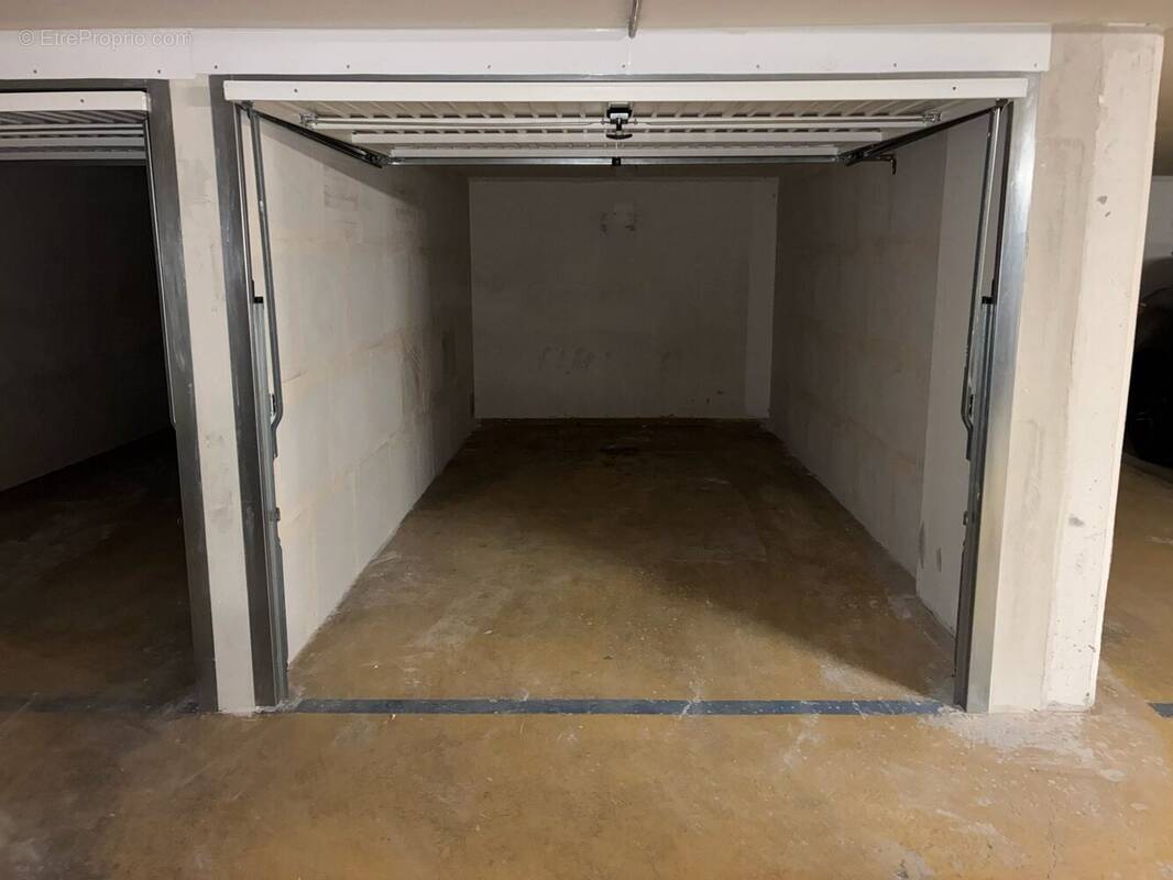 Parking à LEVALLOIS-PERRET