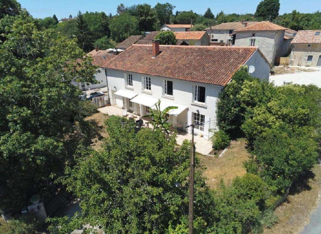 Maison à NANTEUIL-EN-VALLEE
