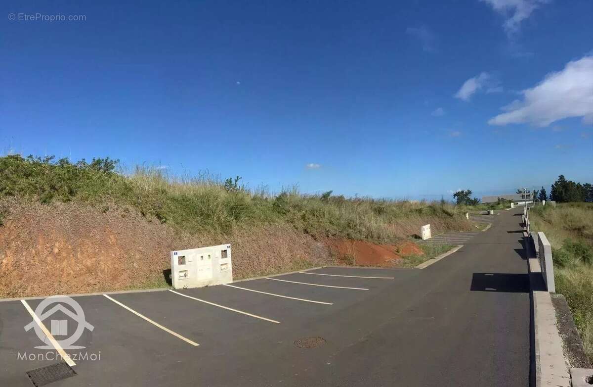 Terrain à LA POSSESSION