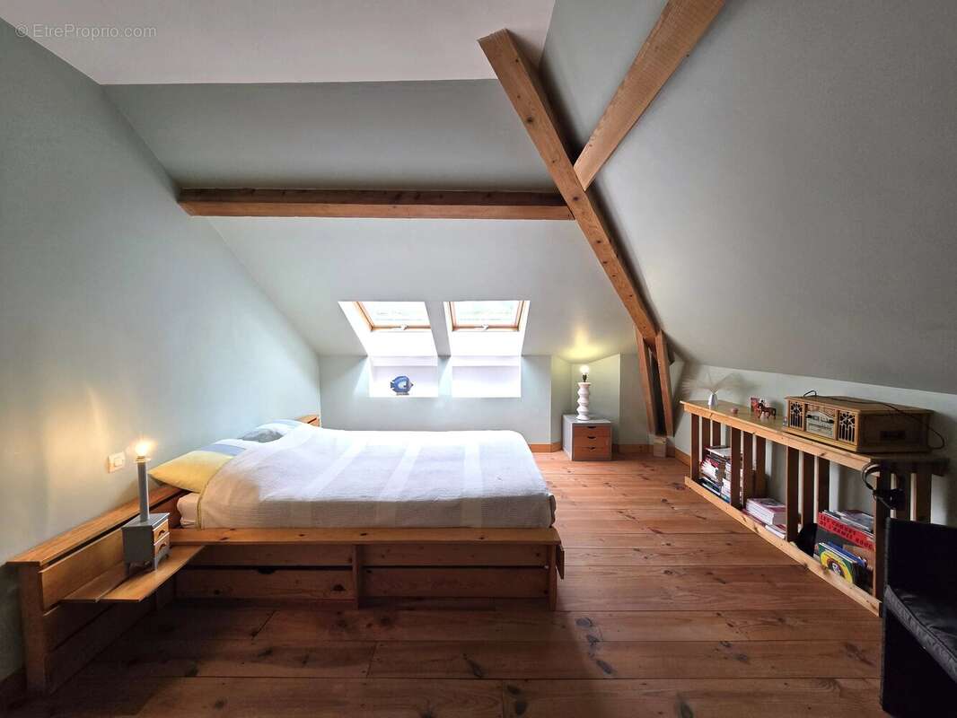 Maison à PESSAC-SUR-DORDOGNE