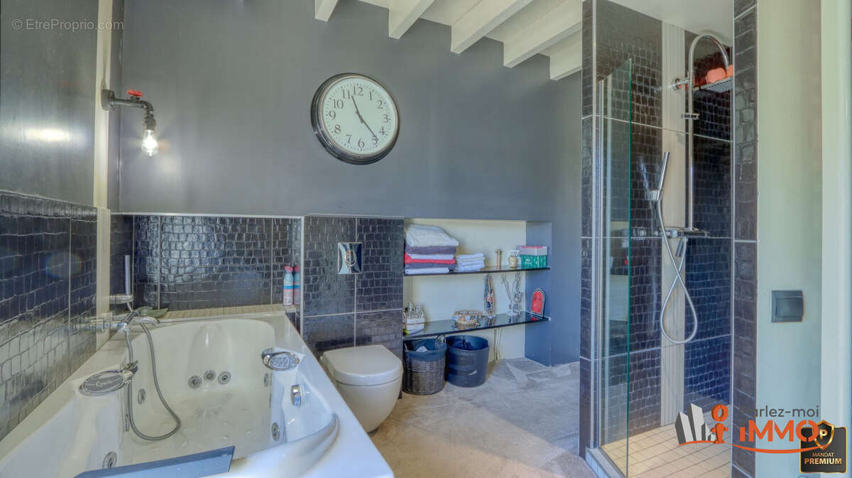 Maison à MONTROND-LES-BAINS