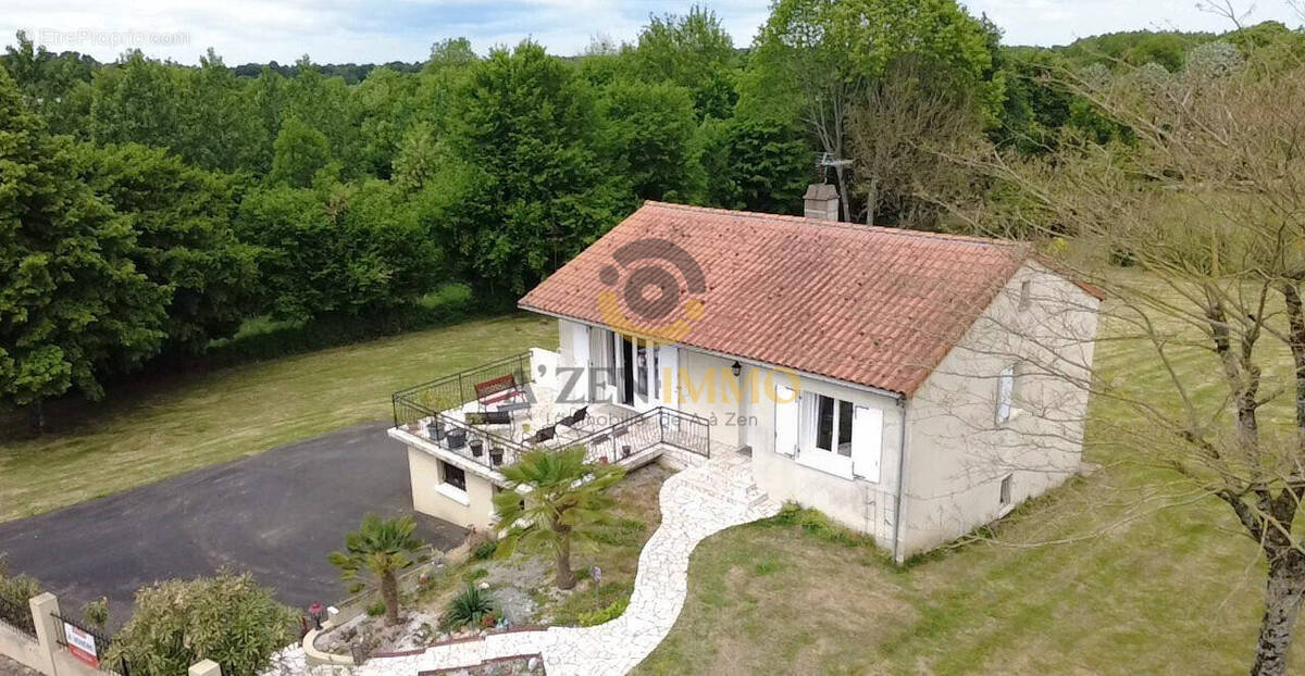 Maison à VERNOUX-EN-GATINE