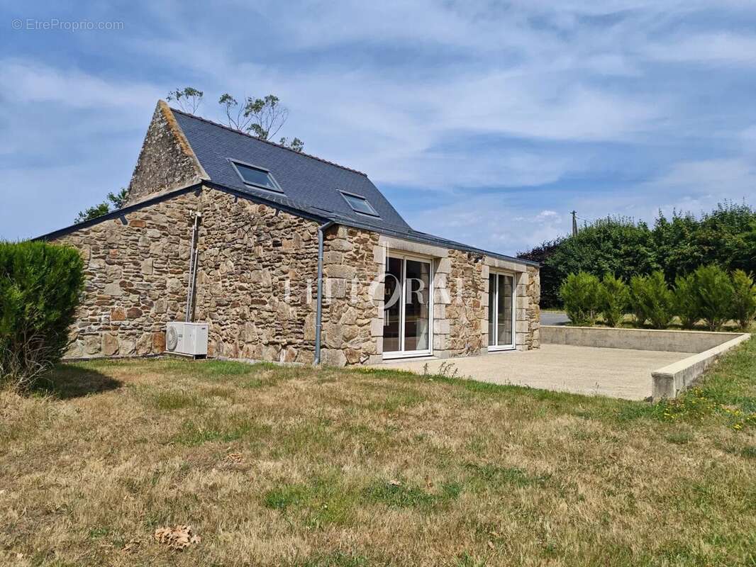 Maison à SURZUR